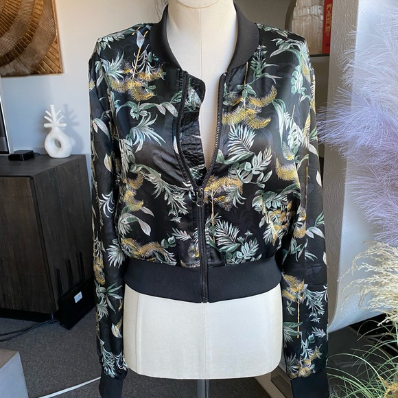 Victoria’s Secret Tropical Palm Leaf Satin Bomber Jacket S beach clubwear - Picture 2 of 6
